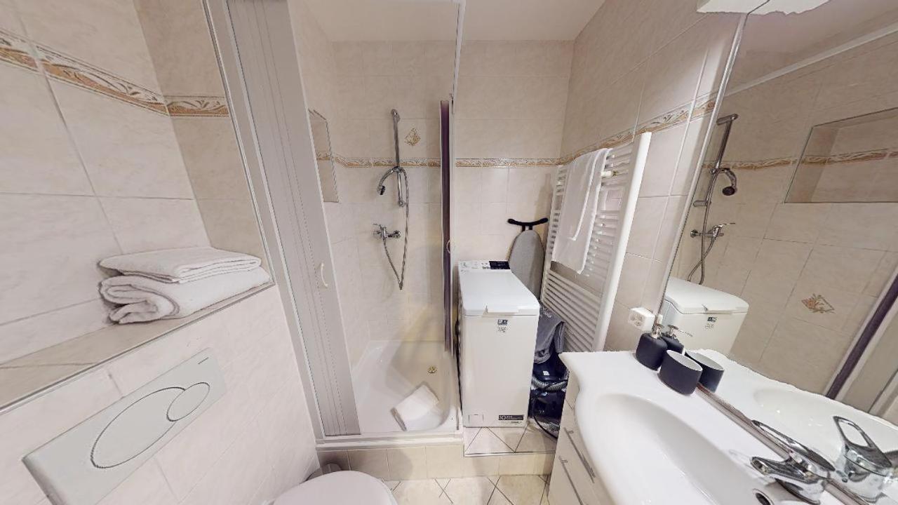 Charming 5th-floor In Vibrant Eaux-vives - Ja9-5 Appartamento
